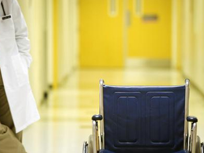 Με προσωπικό ασφαλείας αύριο δημόσια νοσοκομεία και ΕΚΑΒ